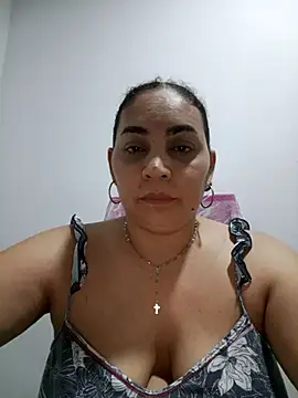 Snapshot of MirandaSoto chatting on 09-29-25, 02:38 MirandaSoto online show from 09-29-25, 02:38