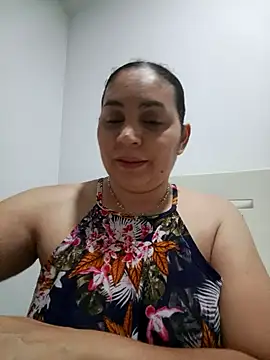 Snapshot of MirandaSoto chatting on 10-10-25, 03:38 MirandaSoto online show from 10-10-25, 03:38