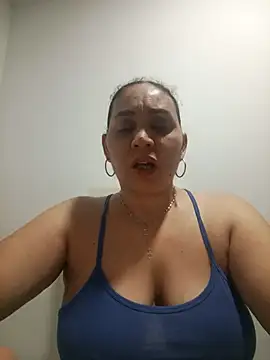 Snapshot of MirandaSoto chatting on 10-11-25, 02:55 MirandaSoto online show from 10-11-25, 02:55