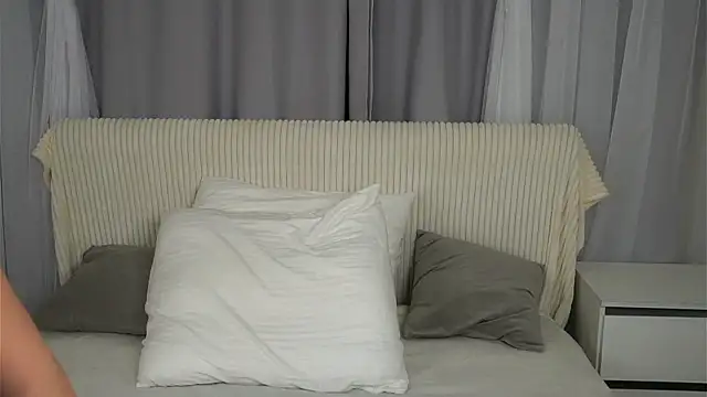 VeronaAppleberry online show from 11-28-25, 11:13