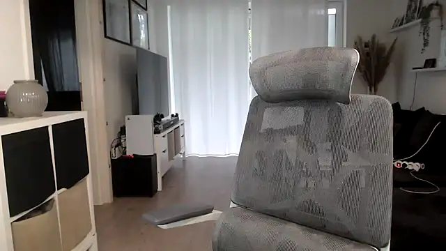 Snapshot of IntiMia chatting on 10-08-25, 07:17 IntiMia online show from 10-08-25, 07:17