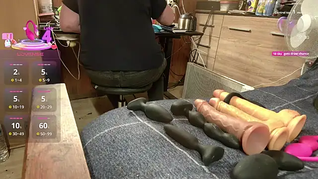 misteryman1956 online show from 10-07-25, 06:38