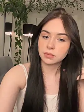 Snapshot of _SweetCandyy chatting on 03-21-25, 12:18  SweetCandyy online show from 03-21-25, 12:18