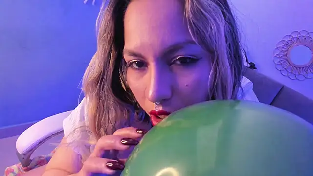 delilah fix online show from 09-22-25, 08:00