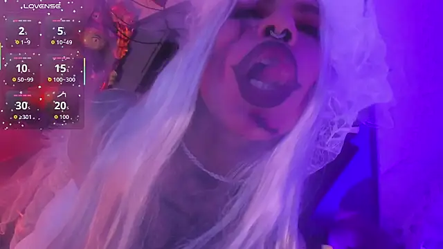 delilah fix online show from 10-31-25, 08:43