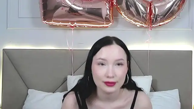 LeilaLow online show from 02-18-25, 03:21