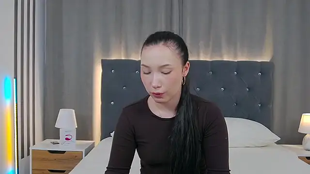 LeilaLow online show from 01-13-26, 11:48