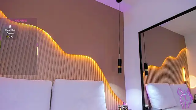 RenataJhonson  online show from 03-11-26, 06:30