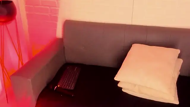 karina gomez 18 online show from 11-28-25, 11:24