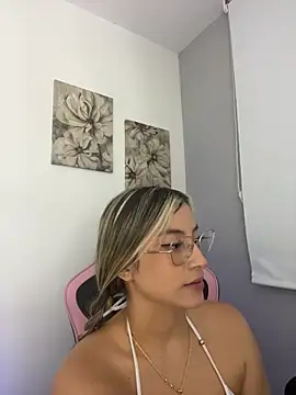 Issabela G1 online show from 04-30-26, 12:06