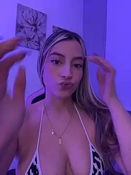 Issabela G1 online show from 05-18-26, 03:02