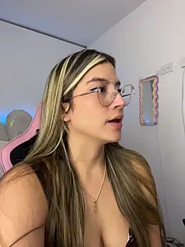 Issabela G1 online show from 05-29-26, 03:04