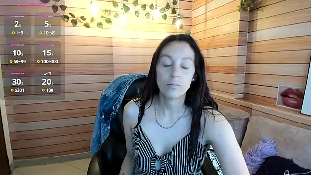 Nami sunny online show from 10-15-25, 05:02