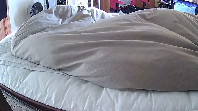 qoooqing67 online show from 04-24-26, 08:55