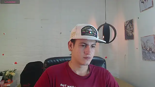 Snapshot of Cerokershelby chatting on 12-15-24, 05:45 Cerokershelby online show from 12-15-24, 05:45