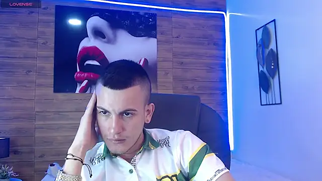 Snapshot of Cerokershelby chatting on 12-27-24, 06:14 Cerokershelby online show from 12-27-24, 06:14