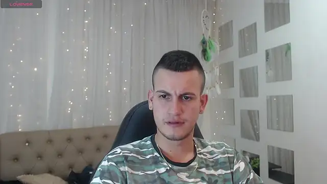 Snapshot of Cerokershelby chatting on 12-29-24, 06:14 Cerokershelby online show from 12-29-24, 06:14