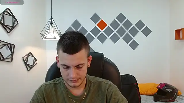 Snapshot of Cerokershelby chatting on 01-03-25, 07:18 Cerokershelby online show from 01-03-25, 07:18