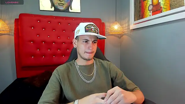 Snapshot of Cerokershelby chatting on 02-13-25, 09:17 Cerokershelby online show from 02-13-25, 09:17