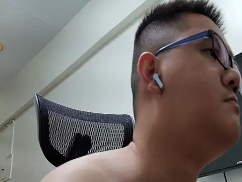 Snapshot of Fatballoonby chatting on 04-08-26, 05:13 Fatballoonby online show from 04-08-26, 05:13