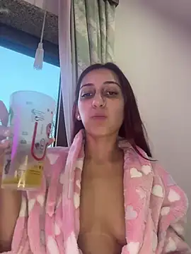 julialupato1606 online show from 01-31-25, 05:53