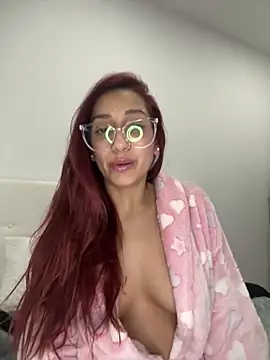 julialupato1606 online show from 03-17-25, 09:34