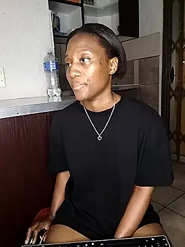 Lucy Blacksilk online show from 09-11-25, 11:49