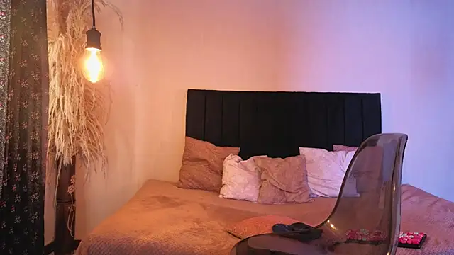 ChloeTurner  online show from 09-23-25, 08:12