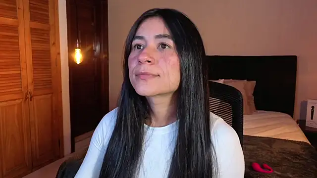 ChloeTurner  online show from 04-06-26, 08:21