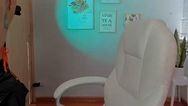 Elena Ruiz online show from 01-29-25, 09:07