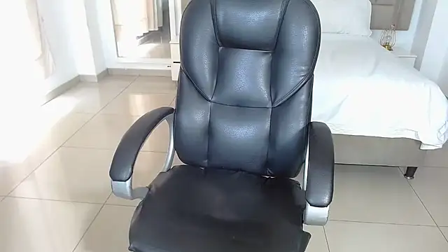 zoecruzz online show from 09-24-25, 02:42