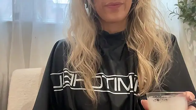 mollywilde online show from 11-10-25, 10:58