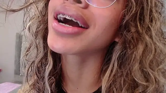 BritneyCollins online show from 03-19-25, 12:12