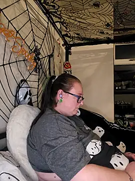 Bunny Cummings online show from 10-17-25, 10:01