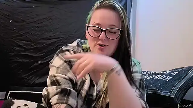 Bunny Cummings online show from 04-21-26, 01:42