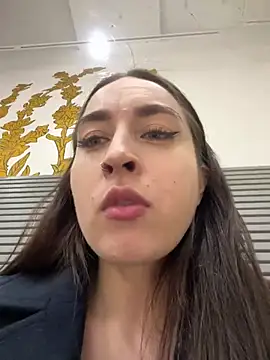 Holly Play online show from 12-24-24, 12:44