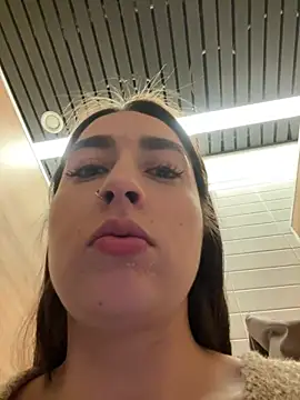 Holly Play online show from 12-30-24, 12:31