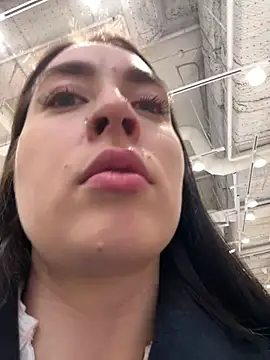 Holly Play online show from 01-29-25, 01:17