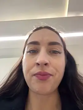 Holly Play online show from 02-12-25, 08:06