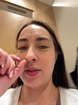 Holly Play online show from 02-19-25, 10:12