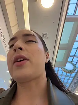 Holly Play online show from 10-26-25, 10:10