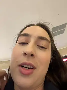 Holly Play online show from 11-23-25, 12:05