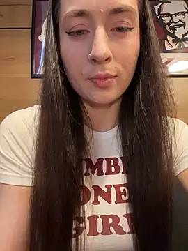 Snapshot of Holly_Play chatting on 06-09-26, 10:05 Holly Play online show from 06-09-26, 10:05