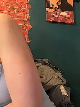 Snapshot of Holly_Play chatting on 07-28-26, 11:17 Holly Play online show from 07-28-26, 11:17