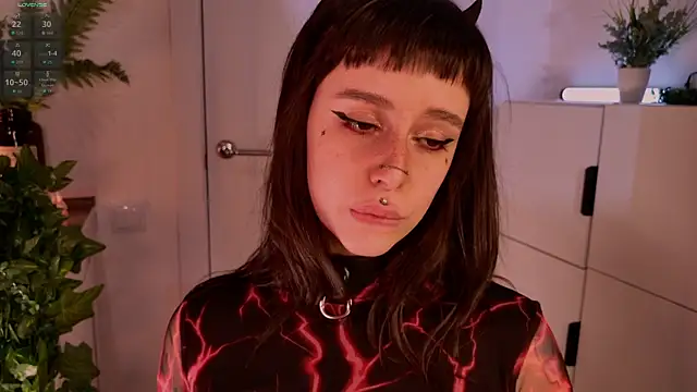 MichaellaMoon online show from 04-17-26, 05:16