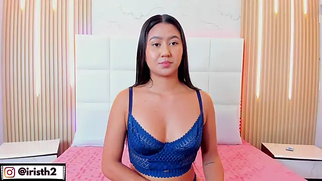 Iris Thompson  online show from 10-25-25, 04:42