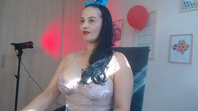 Snapshot of lucy_diiaz chatting on 02-25-25, 07:58 lucy diiaz online show from 02-25-25, 07:58