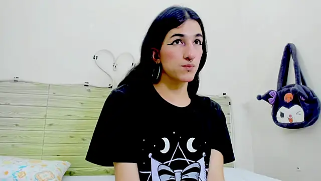 Evil Queen13 online show from 11-25-25, 07:36