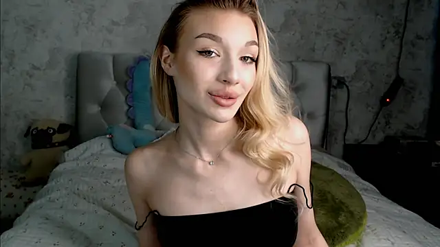 Ella Milla online show from 05-20-26, 01:39