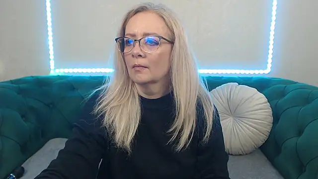 IvanaCharm online show from 05-19-26, 03:13
